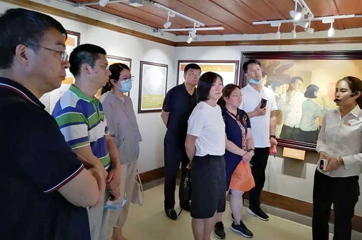 探访汗青原址 传承红色心灵——集团机关党委二支部进行主题党日活动