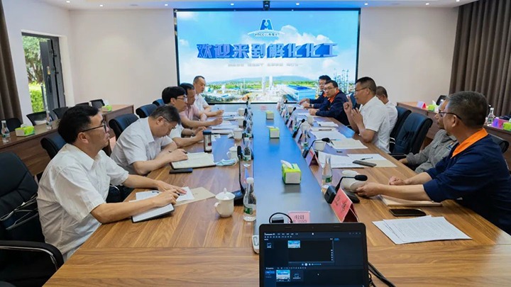 云煤（yl6809永利）集团党委副书记、总经理高建嵩一行到解化化工分公司发展2022年第一季度出产经营工作督导调研