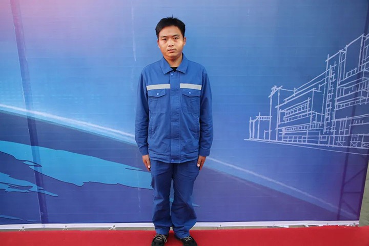 在岗位上坚守，在平庸中出彩——省十八届职工职业技术大赛掘进机司机技术状元王福刚诠释“工匠心灵”