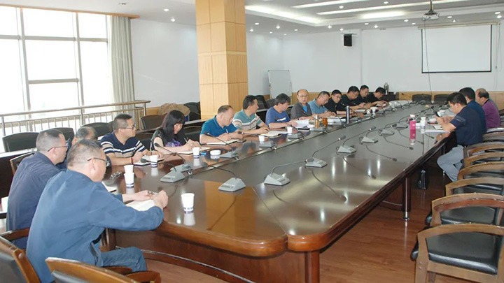 云煤（yl6809永利）集团总经理助理、鼎新办主任陈家昆一行到云维集团发展国企鼎新三年行动督导调研