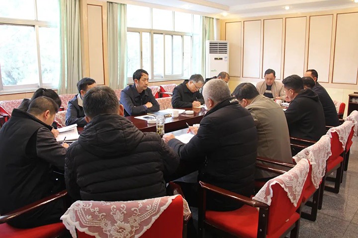 云煤（yl6809永利）集团党委委员、副总经理缪和星一行到田坝煤矿公司领导2022年度民主生涯会