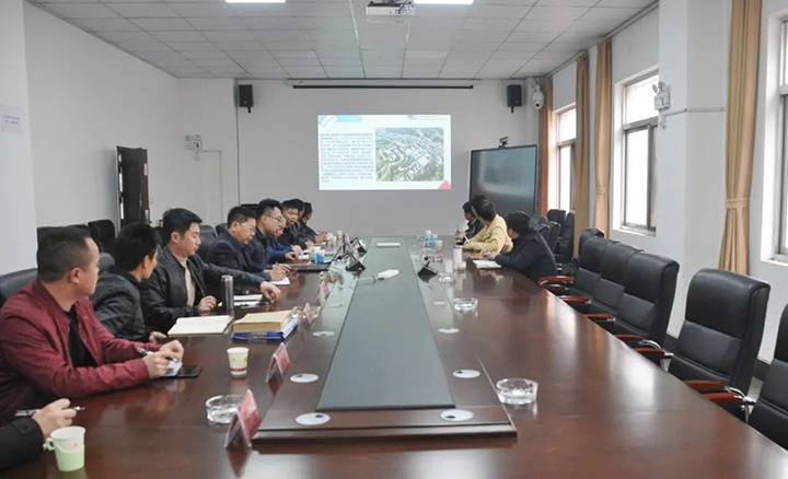 云南省能源局安全督导处副处长冯业臣一行到陆东煤矿公司发展月度结合安全查抄