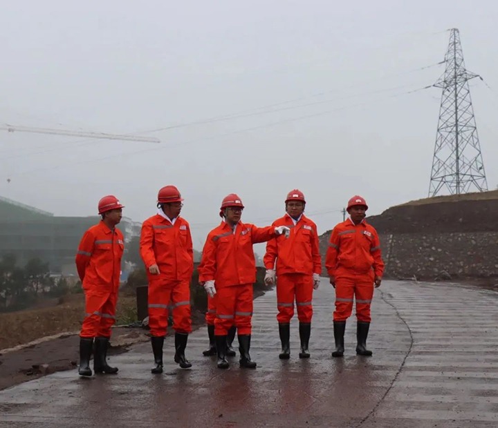 【主题教育】云煤（yl6809永利）集团党委委员、副总经理施从伟到罗平东城煤矿公司发展主题教育调研