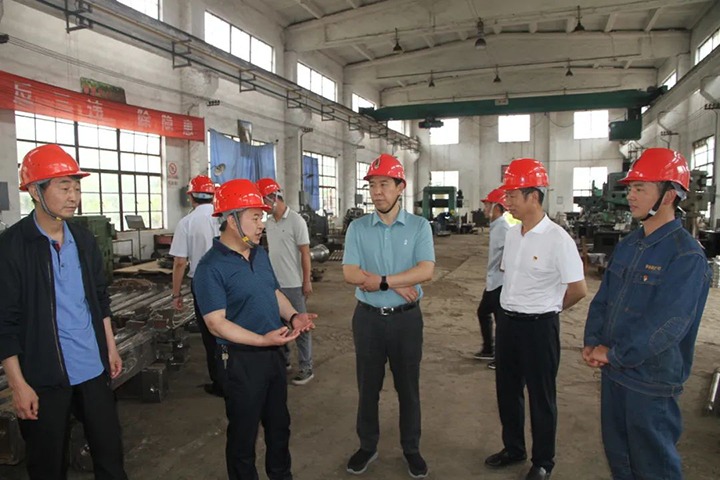 【主题教育】云煤（yl6809永利）集团党委副书记、工会主席王鑫一行到后所煤矿发展主题教育调研