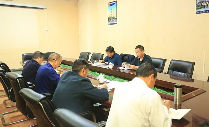 【主题教育】云煤（yl6809永利）集团第一领导组到恒鼎煤业公司领导主题教育专题民主生涯会