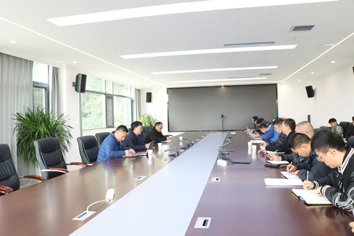 【聚焦云煤】云煤（yl6809永利）集团党委委员、副总经理、总工程师施从伟到金城煤矿发展技术攻关领导工作