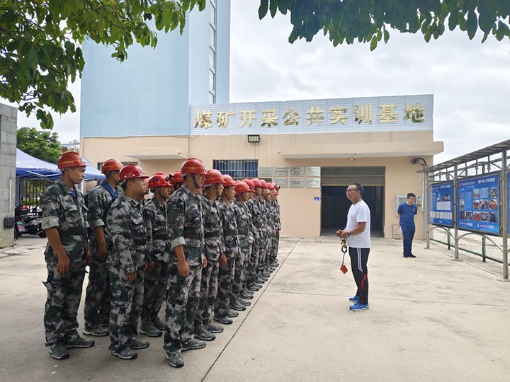 矿山接济生力军：矿井深处的索求与成长