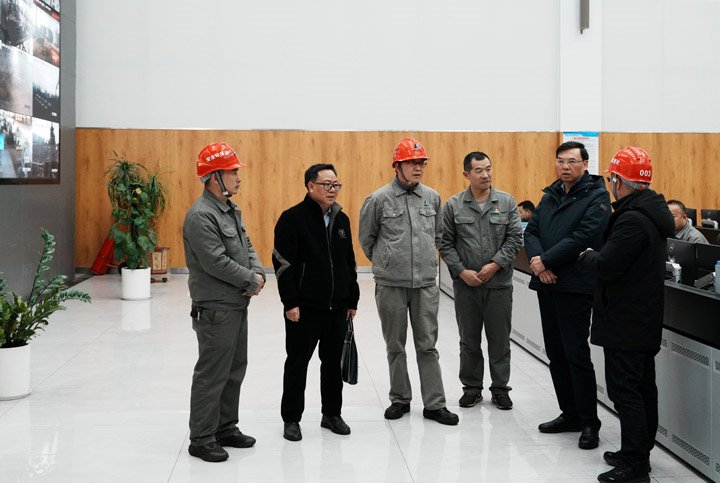 春节期间 云煤集团辅导走访慰问坚守一线职工