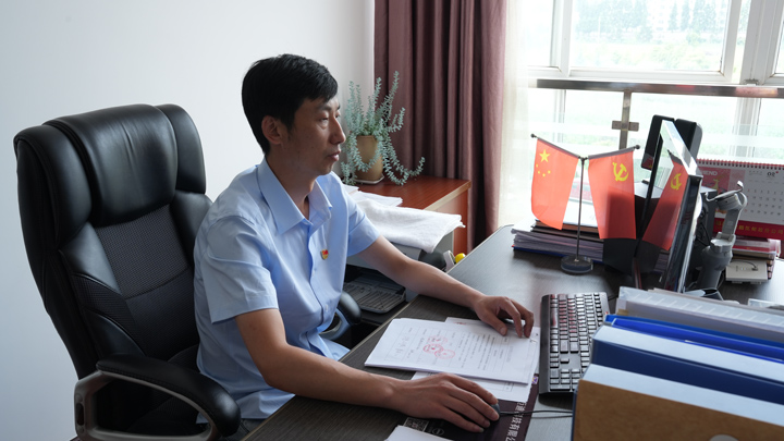 5.恩洪 周翔2.JPG